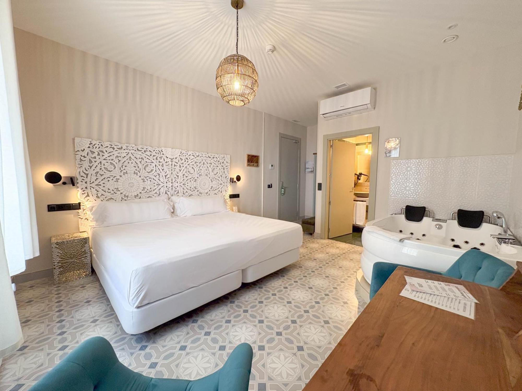 Akla Hotel 바다호스 외부 사진